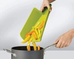 Joseph Joseph Chop2Pot Plus Large - Green 7 Joseph Joseph Chop2Pot Plus Large - Green -Kitchenware Discount Store 27401 19189